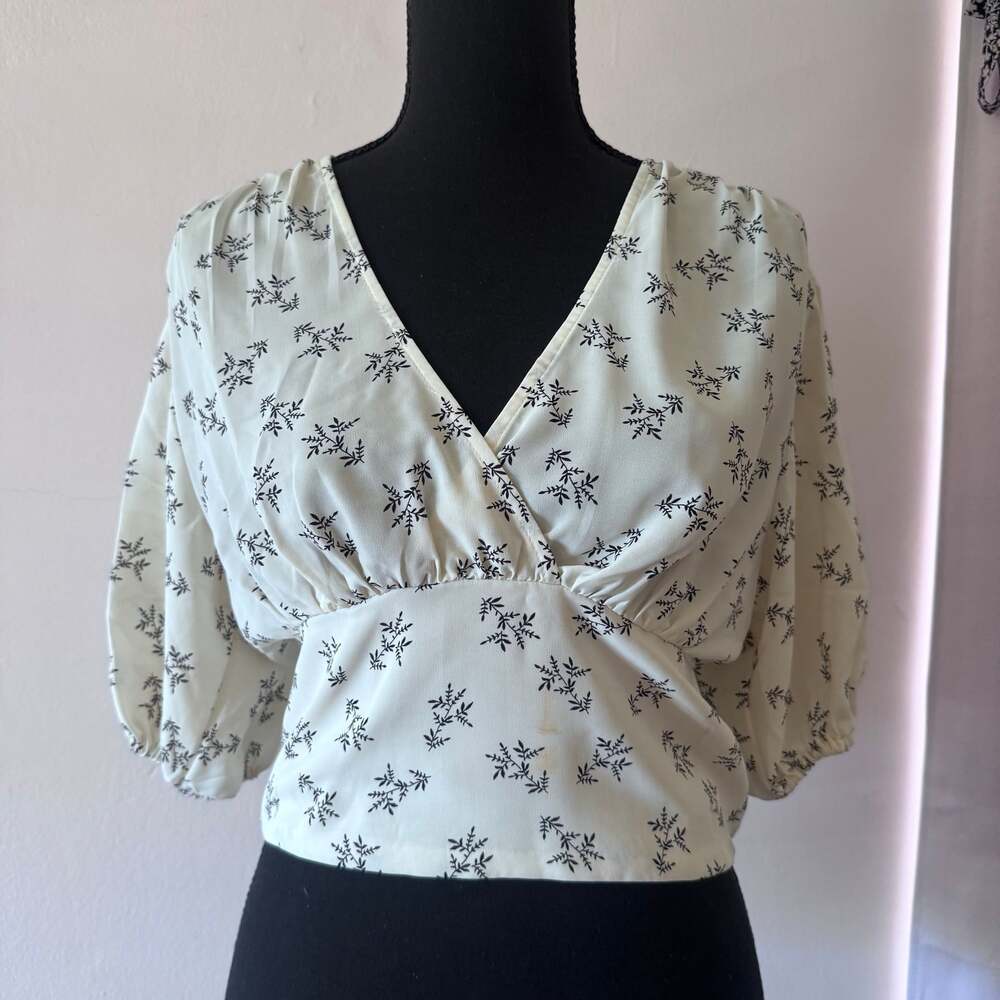 Lush Crop Top Front Elastic Waist Long Balloon Sleeves Spring Summer- (M)